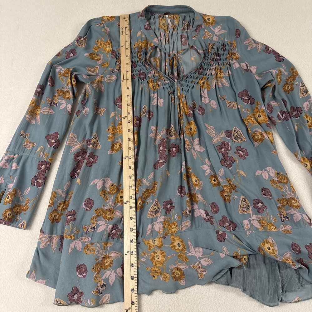 Free People Top Blouse Floral Cottage MED Butterfly Career Dressy Flowy Smocked - Picture 10 of 10